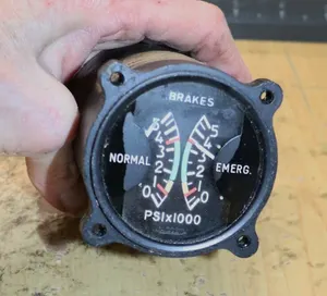 Embraer Brake Pressure and Emergency Pressure Gauge